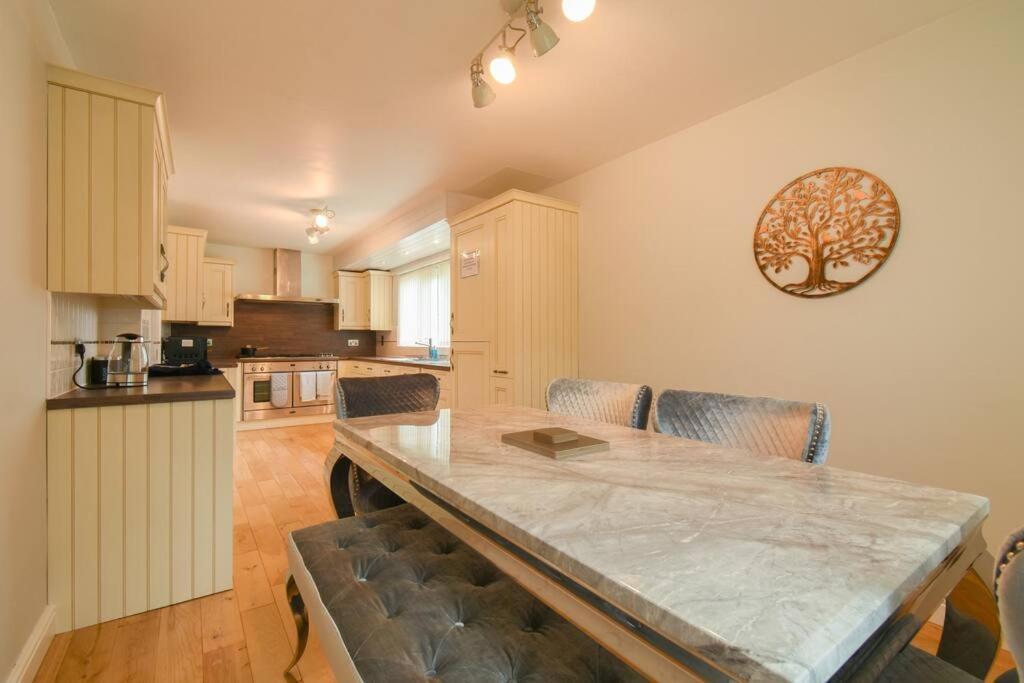 Luxurious & Tranquil Riverside Getaway Great Harwood Exterior photo